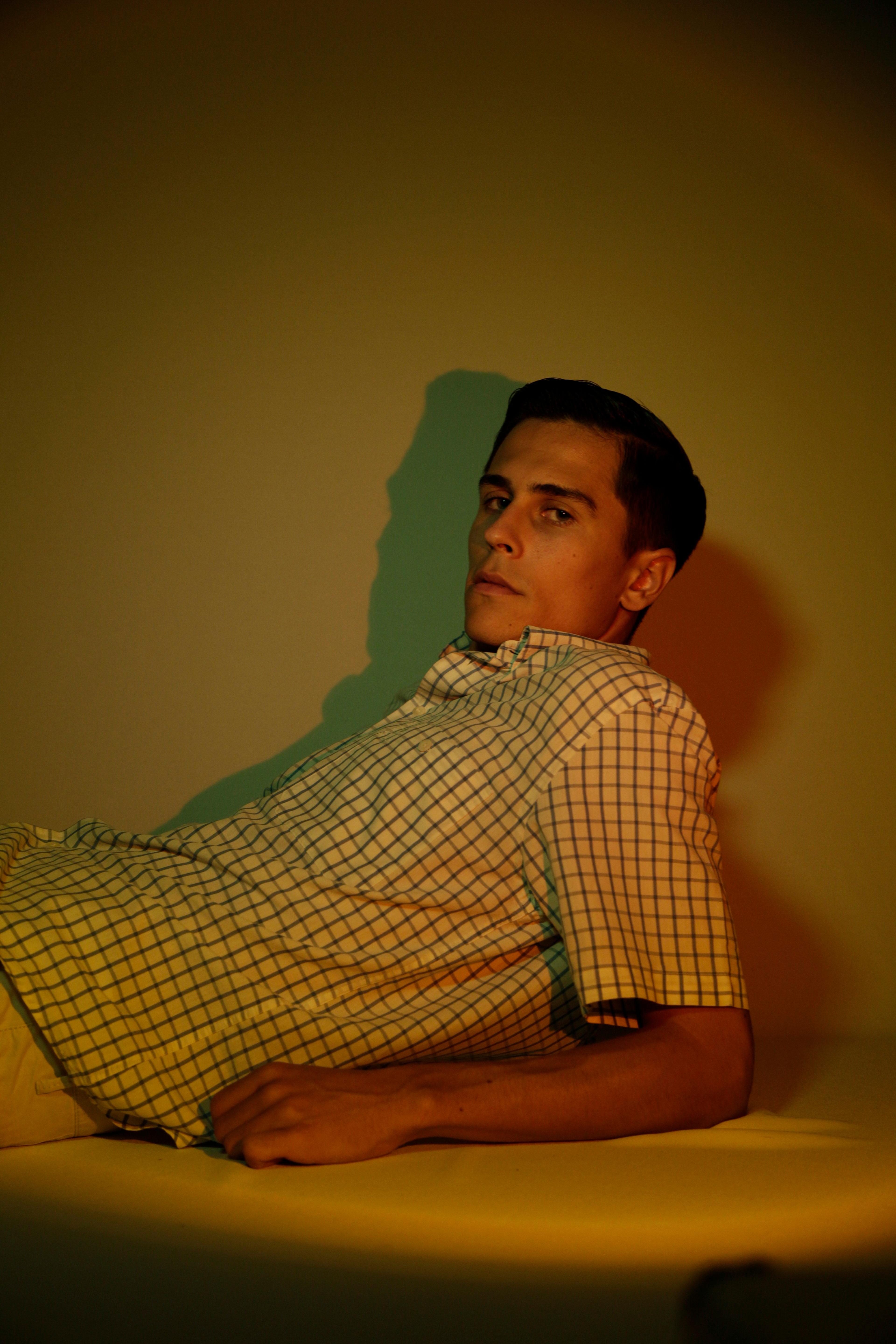 Ángel Blanco García — Retrato estudio iluminación cálida