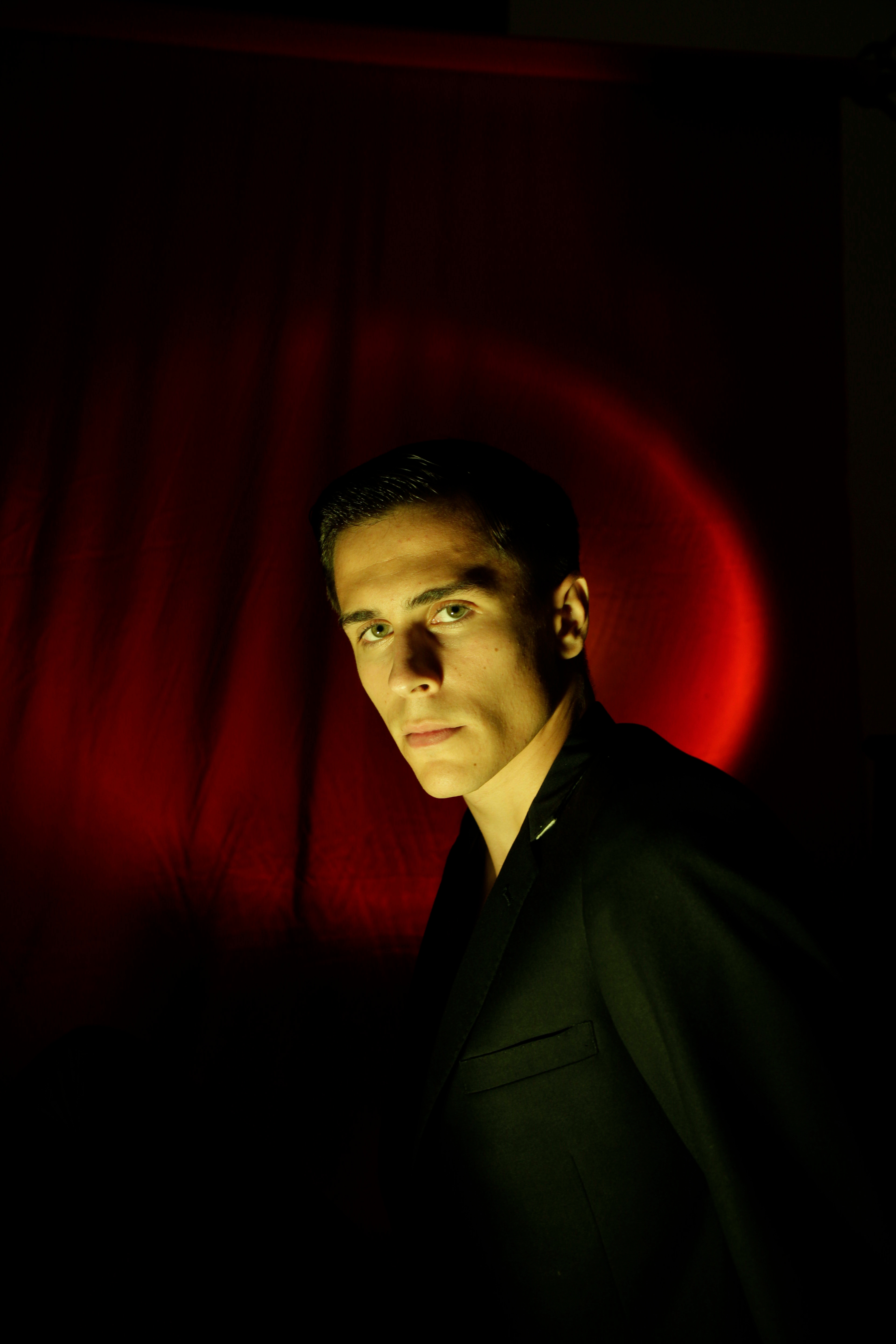 Ángel Blanco García — Retrato estudio iluminación dramática